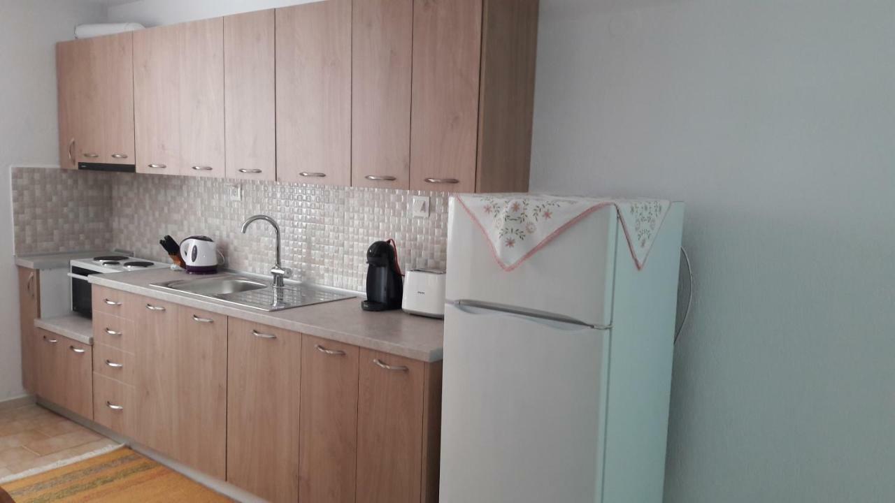 Anastasia' S Guest House Neos Marmaras Esterno foto
